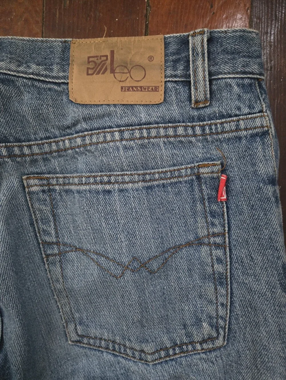 Vintage 57 Leo Medium Wash Straight Leg Jeans Size 33